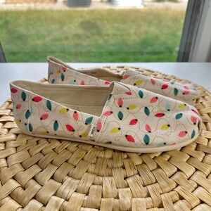 TOMS Womens Shoes Canvas Slip On Christmas Lights Print Size 6.5 womens new*
